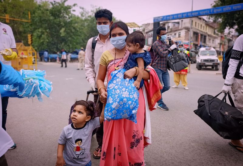 സർവ്വേ പ്രകാരം, ഈ മഹാമാരിയുടെ സമയത്ത് മൂന്നിൽ രണ്ട് അഥവാ 67 ശതമാനം തൊഴിലാളികൾക്കും ജോലി നഷ്ടമായി.