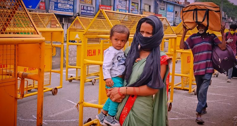 ഗ്രാമങ്ങളിൽ 53 ശതമാനം കുടുംബങ്ങൾക്കും ഈ ആനുകൂല്യം ലഭിച്ചു.ഇങ്ങനെ പോയാൽ, ഇന്ത്യയേ പോലൊരു മൂന്നാം ലോക രാജ്യത്തിന് എത്രത്തോളം പിടിച്ച് നില്ക്കാൻ കഴിയുമെന്നത് ഒരു ചോദ്യമാണ്.