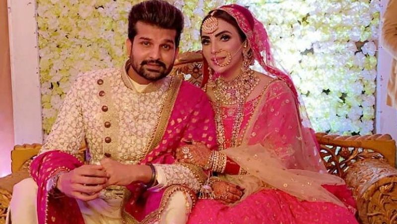 बता दें कि मानसी जानेमाने सिंगर हंस राज हंस की बहू है। उनके पति भी सिंगर के साथ पंजाबी फिल्मों के एक्टर है।
