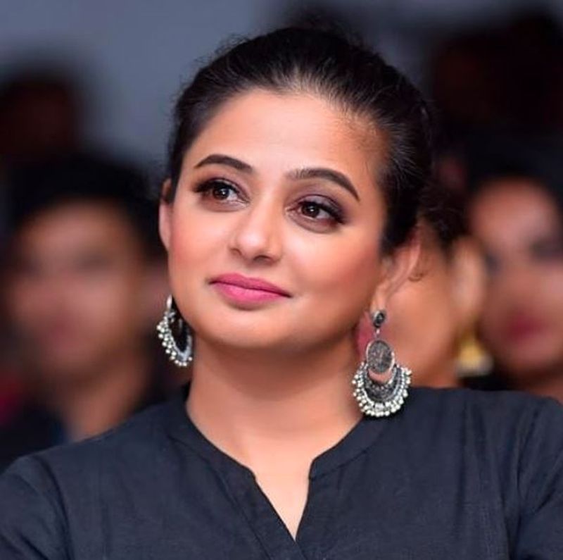 ಬಾಲಿವುಡ್ನಲ್ಲಿ ಅಜಯ್ ದೇವಗನ್ ಅಭಿನಯದ ಮೈದಾನ್ ಎಂಬ ಕ್ರೀಡಾ ಪ್ರಧಾನ ಸಿನಿಮಾದಲ್ಲಿ ಪ್ರಿಯಾಮಣಿ ನಟಿಸುತ್ತಿದ್ದಾರೆ. 