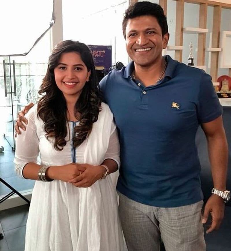 ಈ ಟಿವಿ ಕನ್ನಡ ವಾಹಿನಿಯ `ಡಿಮ್ಯಾಂಡಪ್ಪೋ ಡಿಮ್ಯಾಂಡು' ಕಾರ್ಯಕ್ರಮದ ಮೂಲಕ ಮನೆಮಾತಾದರು. 