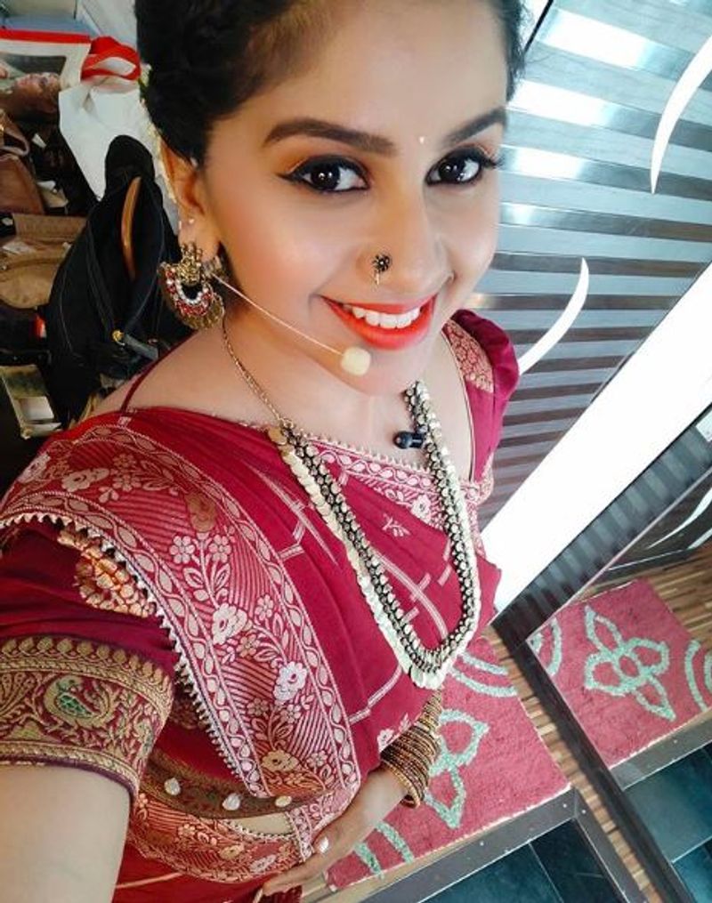 ಅನುಶ್ರೀ ಅವರಿಗೆ 'ಮುರಳಿ ಮೀಟ್ಸ್ ಮೀರಾ'ಕನ್ನಡ ಚಲನಚಿತ್ರಕ್ಕೆ ಕರ್ನಾಟಕ ರಾಜ್ಯ ಫಿಲ್ಮ್ ಪ್ರಶಸ್ತಿ,ಬೆಂಕಿಪಟ್ಣ ಕನ್ನಡ ಚಿತ್ರದಲ್ಲಿನ ಅಭಿನಯಕ್ಕೆ ಉತಮ ನಾಯಕಿ ಪ್ರಶಸ್ತಿ,ಜೀ ಕುಟುಂಬ ಪ್ರಸಿದ್ಧ ನಿರೂಪಕಿ ಪ್ರಶಸ್ತಿ ಹಾಗು ಕೆಂಪೇಗೌಡ ಪ್ರಶಸ್ತಿಗಳಿಸಿದ್ದಾರೆ. 