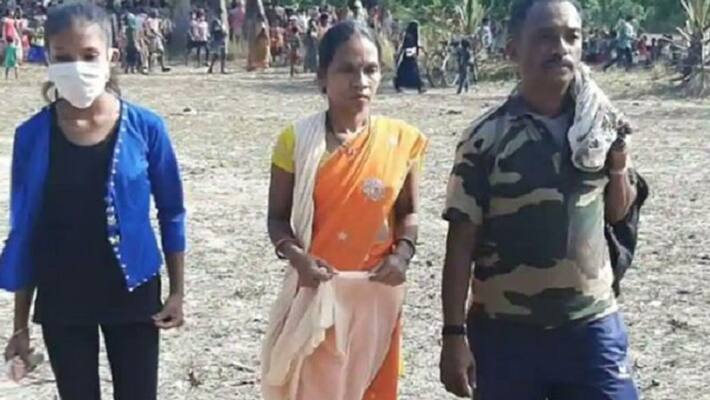Chhattisgarh Braveheart wife rescues abducted Bastar cop from Maoists Chhattisgarh Braveheart wife rescues abducted Bastar cop from Maoists
