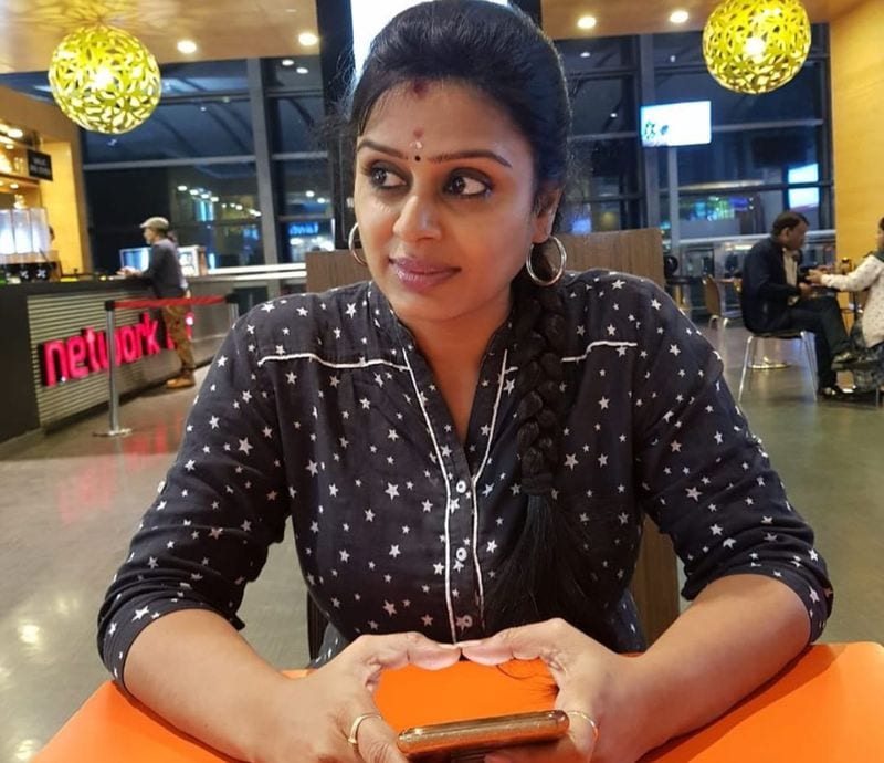 என்றும் மறக்கமுடியாத சீரியல் நாயகி ! இவங்கள உங்களுக்கு ஞாபகம் இருக்கா ?? லதா ராவின் போட்டோ கேலரி ... 