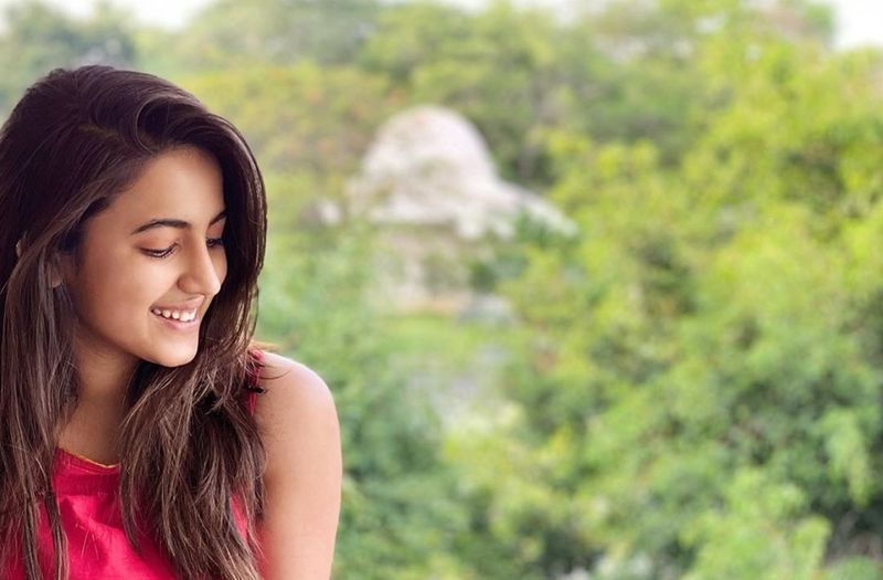 கண்ணிலே ரசிகர்களை கவரும் நிஹாரிகா.... புகைப்பட தொகுப்பு உள்ளே !! 
