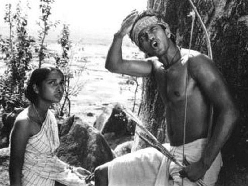 <p>সত্তরের দশক থেকে মৃণালের হাত ধরে বলিউডে এসে আজও নিজের জায়গা ধরে রেখেছেন মিঠুন চক্রবর্তী। তখনকার সময়ে তার স্টাইল স্টেটমেন্ট ফ্যাশন আইকনে পরিণত হয়েছিল। তার এই স্টারডর্ম রেকর্ড আজও বলিউডের তাবড় অভিনেতারা ভাঙতে পারেননি।</p>
