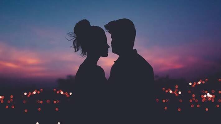 boy friend reaches varanasi to hundreds of miles away from gujarat on foot to meet his girlfriend kpl boy friend reaches varanasi to hundreds of miles away from gujarat on foot to meet his girlfriend kpl