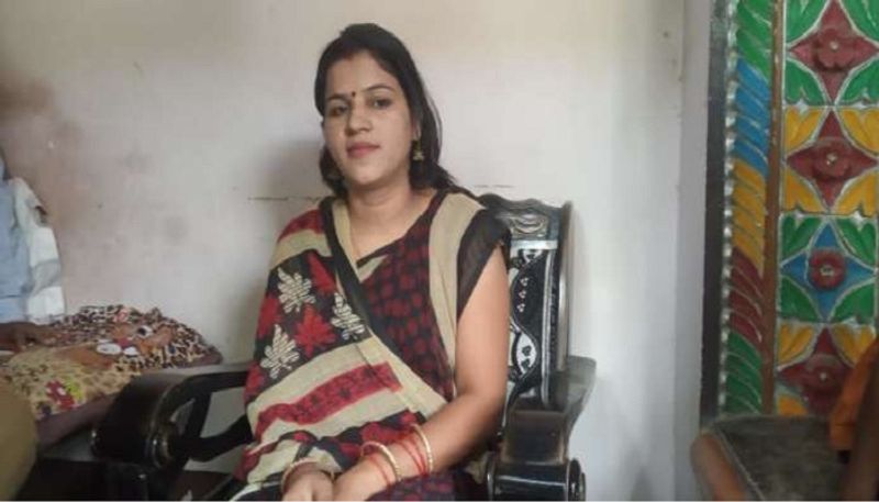 जीत के बाद ऊषा यादव ने कहा था कि 'मेरे मन में हमेशा से यह रहा कि कुछ ऐसा करूं जिससे मेरा और परिवार का नाम रौशन हो। पति बहुत पहले से केबीसी के लिए प्रयास कर रहे थे। पहले मेरे पास एंड्रायड फोन नहीं था। लेकिन, फोन मिलने के बाद पति ने मुझसे भी प्रयास करने के लिए कहा और अब मैं यहां से 25 लाख जीतने में कामयाब रही।
