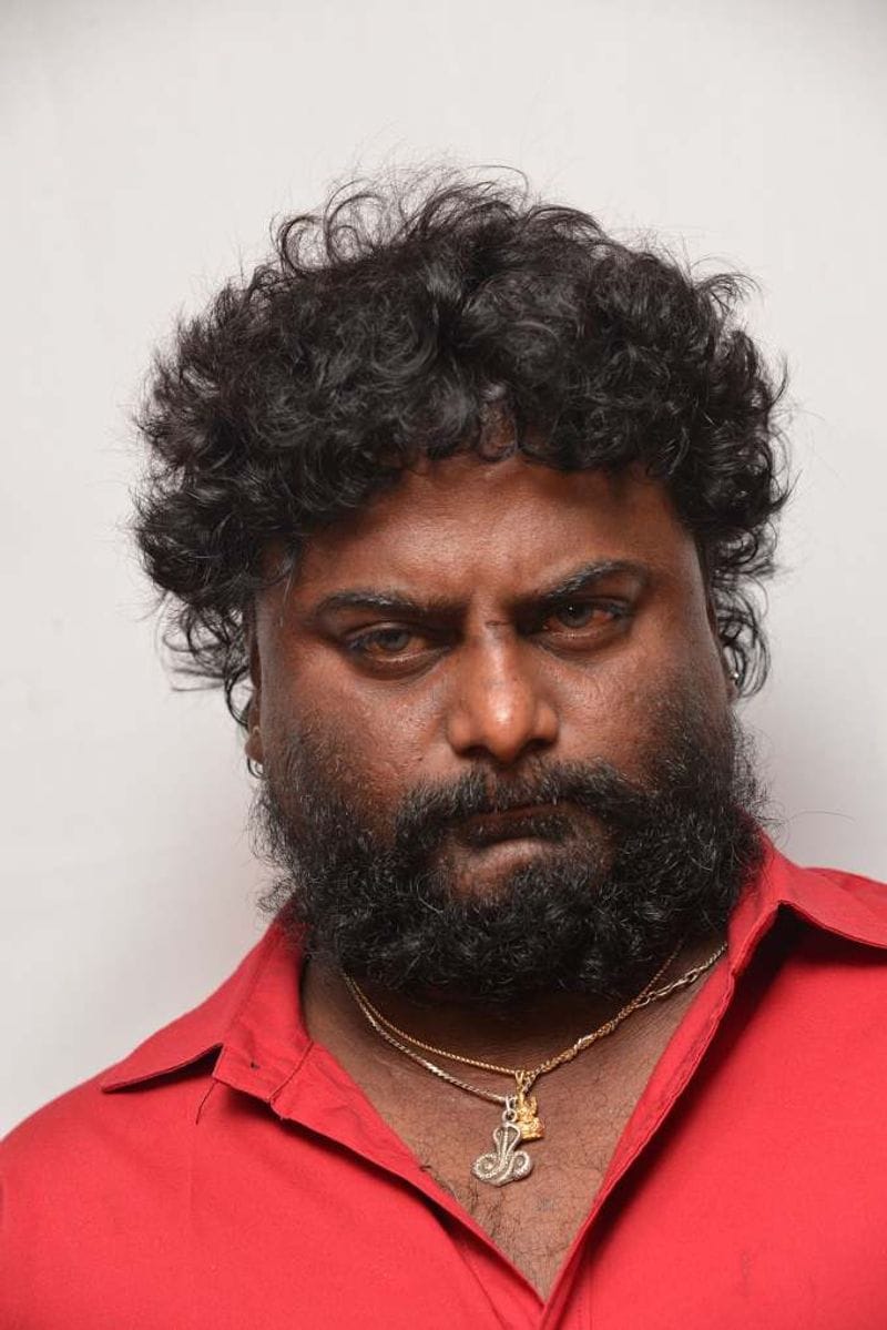 ದೇಹದಲ್ಲಿ ರಕ್ತದ ಒತ್ತಡ ಅಥವಾ ಬಿಪಿ ಕಂಡುಹಿಡಿಯುವುದಕ್ಕೆ ಹೇಗೆ ಯಂತ್ರಗಳಿವೆಯೋ ಅದೇ ರೀತಿ ಕೊರೋನಾಗೂ ಬೇಕು ಎಂದು ಡಿಮ್ಯಾಂಡ್ ಮಾಡುತ್ತಿದ್ದಾರೆ.