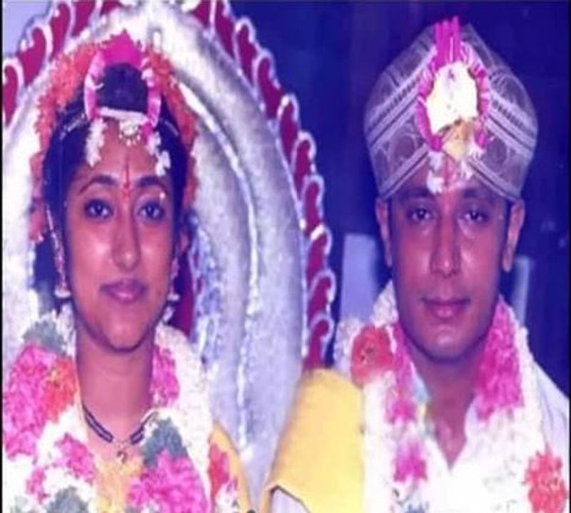  ವಿಜಯಲಕ್ಷ್ಮಿ ಕೆಮಿಕಲ್ ಎಂಜಿನೀಯರಿಂಗ್ ಪದವೀಧರೆ.