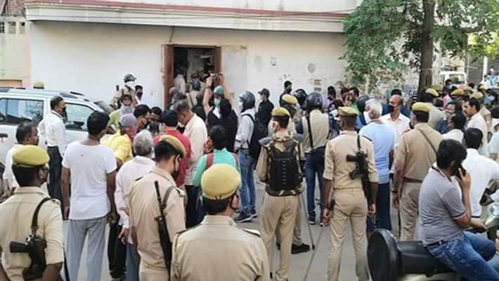 Sensation over killing of four people in Prayagraj kpl Sensation over killing of four people in Prayagraj kpl