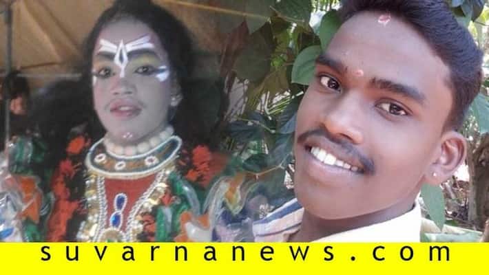 Yakshagana artist Manoj kumar plays in stage with artificial legs Yakshagana artist Manoj kumar plays in stage with artificial legs