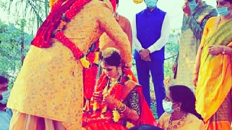 गौरतलब है कि पिछले साल एक चैट शो के दौरान निखिल सिद्धार्थ ने पल्लवी वर्मा के साथ अपनी रिलेशनशिप के बारे में खुलासा किया था। उन्होंने कहा था कि अब उनकी लाइफ में कोई स्पेशल है और वो एक डॉक्टर है।