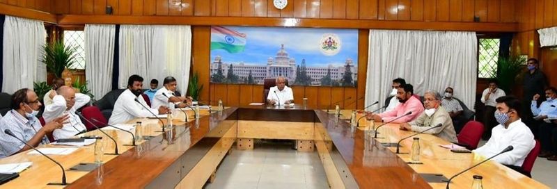 1. ರಾಜ್ಯದ ಆರ್ಥಿಕ ಸಂಕಷ್ಟದ ನಡುವೆಯೂ, ಶ್ರಮಿಕರ ನೆರವಿಗಾಗಿ ಕೊರೋನಾ ವಿರುದ್ಧ ಹಗಲಿರುಳು ದುಡಿಯುತ್ತಿರುವ ರಾಜ್ಯದ 40,250 ಆಶಾಕಾರ್ಯಕರ್ತೆಯರಿಗೆ ತಲಾ 3000 ರೂ. ಪ್ರೋತ್ಸಾಹ ಧನ