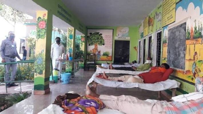 Students request release from Quarantine Centre In Sirigere Davanagere Students request release from Quarantine Centre In Sirigere Davanagere