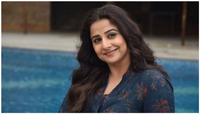 ശകുന്തളാ ദേവിയെപ്പോലെയുള്ള കഥാപാത്രമായി വെള്ളിത്തിരയില് എത്തുന്നതിന്റെ സന്തോഷത്തിലാണ് താനെന്നാണ് വിദ്യാ ബാലൻ പറയുന്നത്. സ്വന്തം വ്യക്തിത്വവും സ്ത്രീയുടെ കരുത്തും ഉയര്ത്തിപ്പിടിച്ച ആളായിരുന്നു ശകുന്തള ദേവി. വലിയ വിജയം സ്വന്തമാക്കാൻ അവര്ക്കായി. ഗണിതവുമായി അത്ര അടുപ്പത്തിലല്ലാത്ത ഒരാള് അവരായി എത്തുന്നതില് ഉള്ള ആകാംക്ഷയാണ് തനിക്ക് എന്ന് വിദ്യാ ബാലൻ പറയുന്നു. ശകുന്തളാ ദേവിയുടെ ജീവിതത്തിലെ സംഭവങ്ങള് എല്ലാം സിനിമയില് കാണാനാകും.