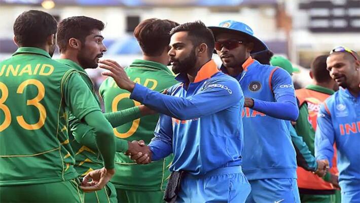 Confused Pakistani cricketer, sharing such a picture asked Kohli - Brother, what are you? kpu Confused Pakistani cricketer, sharing such a picture asked Kohli - Brother, what are you? kpu
