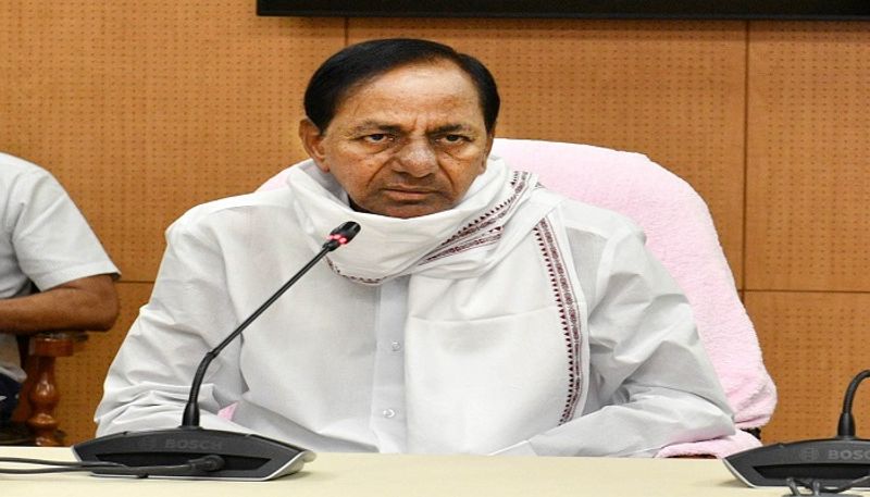 మండలస్థాయిలోని ప్రభుత్వ ఉద్యోగులతో టీఆర్ఎస్ ఎన్నికల ఇంచార్జీలు, మంత్రులు, ఎమ్మెల్యేలు సమావేశాలు నిర్వహిస్తూ ఎమ్మెల్సీ ఎన్నికల్లో టీఆర్ఎస్ అభ్యర్ధులకు ఓటు చేయాలని కోరుతున్నారు.