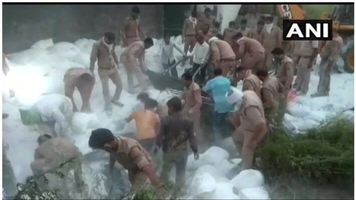 21 migrant workers killed in truck accident in uttar pradesh 21 migrant workers killed in truck accident in uttar pradesh