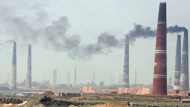 इस अधिसूचना के निरस्त किए जाने के बाद अब एक दिन में अधिकतम आठ घंटे और एक हफ्ते में 48 घंटे काम कराने का पुराना नियम फिर प्रभावी हो गया।