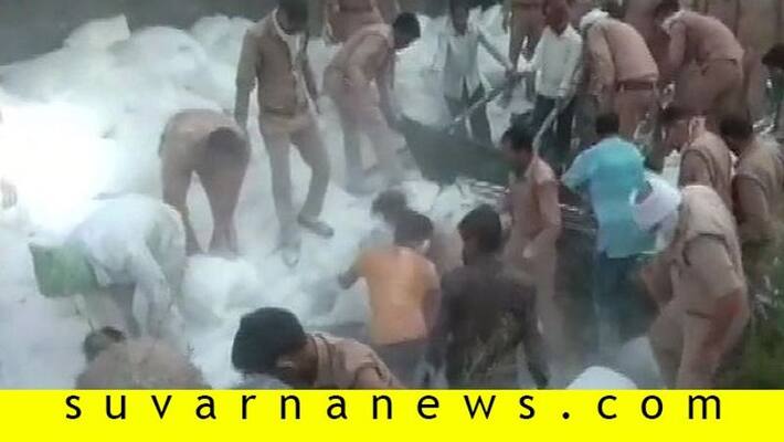 24 migrants killed in road accident in Uttar Pradesh Auraiya 24 migrants killed in road accident in Uttar Pradesh Auraiya