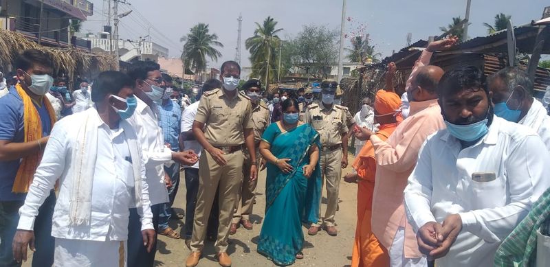ಕೊರೋನಾ ವಾರಿಯರ್ಸ್ಗಳು ದೇಶ ಕಾಯುವ ಸೈನಿಕರ ರೀತಿಯಲ್ಲಿ ಹಗಲಿರುಳು ಶ್ರಮ ಪಡುತ್ತಿರುವುದು ನಿಜಕ್ಕೂ ಹೆಮ್ಮೆಯ ವಿಷಯ ಎಂದ ಸಂಸದ ದೇವೇಂದ್ರಪ್ಪ 