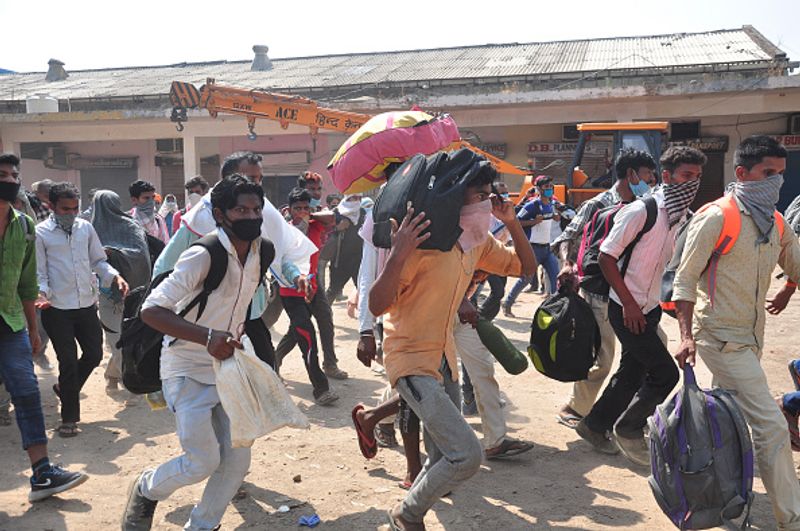 ജീവൻ നഷ്ടപ്പെട്ട തൊഴിലാളികളുടെ കുടുംബങ്ങൾക്ക് മുഖ്യമന്ത്രി യോഗി ആദിത്യനാഥ് അനുശോചനം രേഖപ്പെടുത്തി.