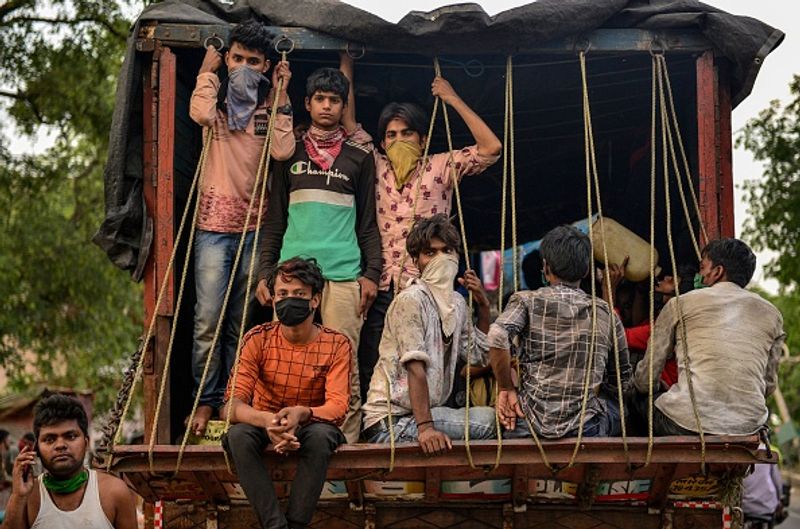 ഉത്തര്പ്രദേശ് മാത്രമല്ല ബിജെപി ഭരിക്കുന്ന എല്ലാം സംസ്ഥാനങ്ങളും തൊഴില് നിയമങ്ങളില് ഇളവുകള് കൊണ്ടുവരാനുള്ള ശ്രമത്തിലാണ്.