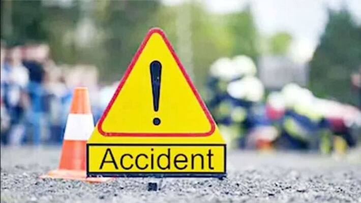 Car Collision to Truck in Kudligi in Ballari District Car Collision to Truck in Kudligi in Ballari District