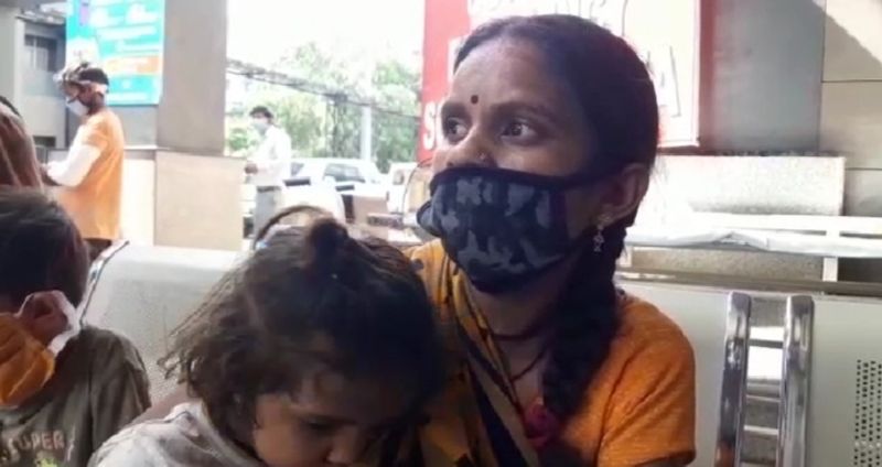 हादसे में घायल हुई बिहार की ही रहने वाली क्रांति देवी ने बताया कि वह डीसीएम में अपने बच्चे के साथ सो रही थी। अचानक तेज धमाका हुआ और चीख पुकार मच गई। अंधेरे में उनका बच्चा भी उनसे छूट गया था। हांलाकि ये भगवान का शुक्र है कि वह सही सलामत था और डीसीएम में ही फंसा था। जब लोगों ने उन्हें निकाला तब जान में जान आई।
