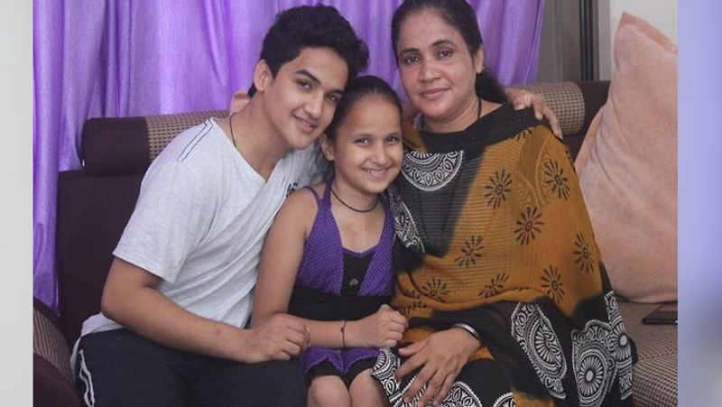 फैजल ने एक इंटरव्यू में कहा था- "मैं कितनी भी कार और बाइक खरीद लूं, लेकिन इन सब का मोल डैडी के ऑटो के आगे कुछ भी नहीं है। मैं आज भी उसी ऑटो से आना-जाना पसंद करता हूं। इस ऑटो से बहुत ज्यादा इमोशनल अटैचमेंट है। डैडी अब दूसरे लोगों के लिए ऑटो नहीं चलाते। लेकिन मेरे लिए खुशी-खुशी इसे ड्राइव करते हैं।"