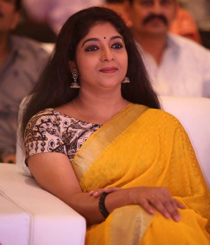 ಸಿತಾರಾ ಅವರಿಗೆ 45 ವರ್ಷ ವಯಸ್ಸಾದರೂ ಇನ್ನೂ ಮದುವೆ ಮಾಡಿಕೊಳ್ಳದೆ ಹಾಗೆ ಉಳಿದಿದ್ದಾರೆ. 