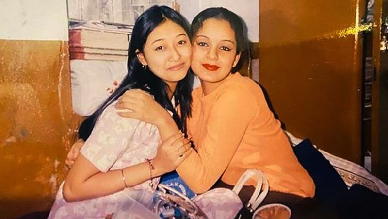 कंगना ने अपने हॉस्टल डेज को याद करते हुए कुछ बेस्ट फ्रेंड्स को भी टैग किया है। इसमें उन्होंने टियारा, रणिता और दामिनी सूद के नाम का जिक्र किया है। 