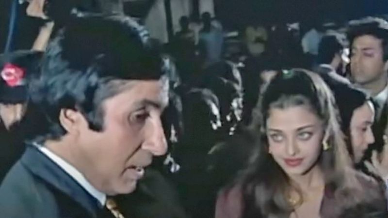 प्रेस कॉन्फ्रेंस के बाद अमिताभ बच्चन से मिलतीं ऐश्वर्या राय।