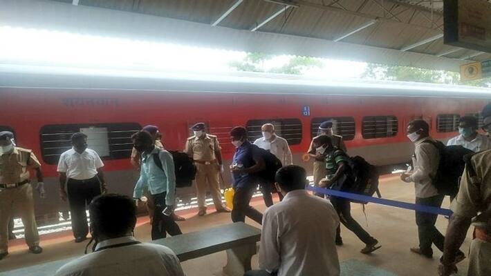 Kannadigas Back to Karnataka From Delhi Kannadigas Back to Karnataka From Delhi