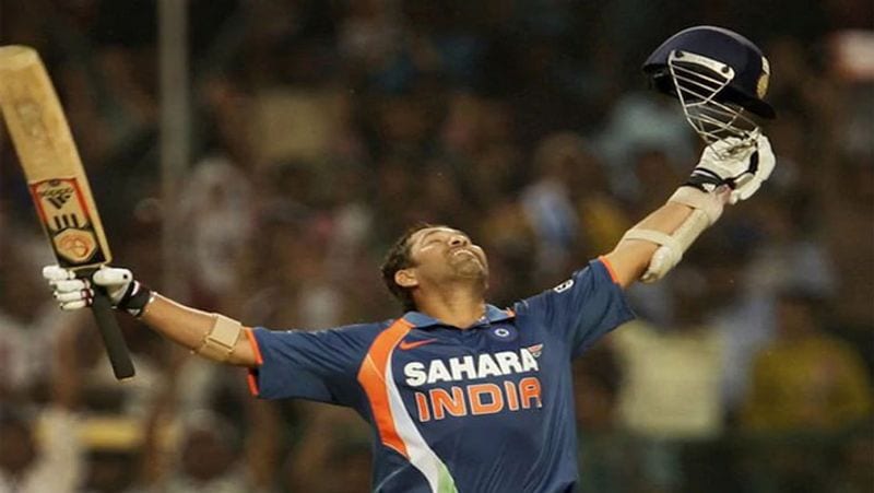 सचिन ने 24 फरवरी 2010 को ग्वालियर के कैप्टन रूप सिंह स्टेडियम में साउथ अफ्रीका के खिलाफ वनडे में दोहरा शतक लगा कर वर्ल्ड रिकॉर्ड बनाया था। 