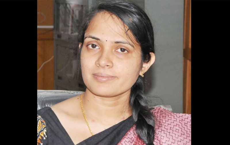 उन्होंने एनीस को IAS के बारे में बताया और UPSC सिविल सेवा की तैयारी करने की सलाह दी. हालांकि एनीस कहती हैं की उस समय तक उन्हें यह भी नहीं पता था की नर्सिंग की डिग्री के साथ IAS एग्जाम दिया जा सकता है या नहीं?