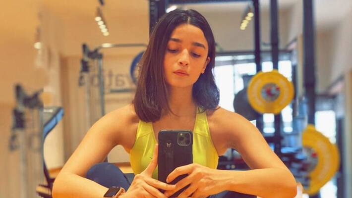 alia bhatt haircut at home from loved one fans guess its ranbir kapoor KPJ alia bhatt haircut at home from loved one fans guess its ranbir kapoor KPJ