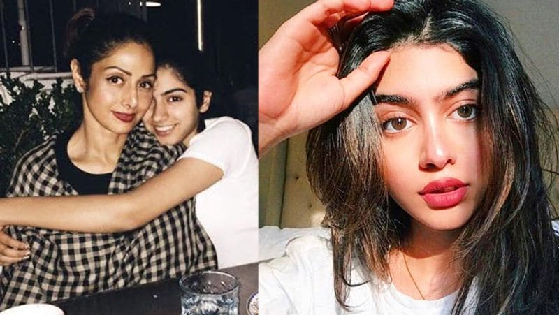 ছোটবেলার খুশির স্টেটমেন্ট ইউনিব্রাও অর্থাৎ জোড়া ভ্রুও আর নেই। সেটাকেও বিশেষ ট্রিটমেন্টের সাহায্যে পাকাপাকিভাবে উড়িয়ে ফেলেছে খুশি।