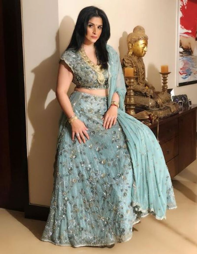 ವಿದೇಶದಲ್ಲಿ ವಾಸವಿದ್ದ ಮಹೀಪ್ ಬಾಲಿವುಡ್ಗೆ ಎಂಟ್ರಿ ನೀಡಲು ಭಾರತಕ್ಕೆ ಬಂದರಂತೆ.