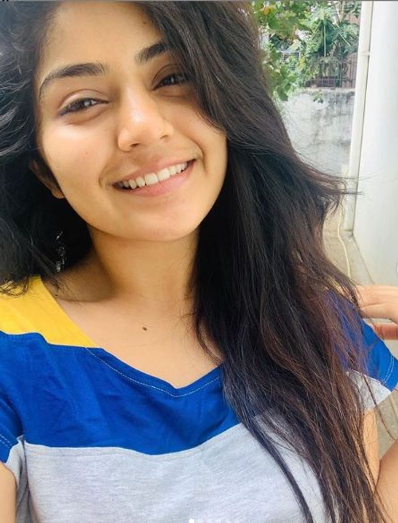 ಲಾಕ್ಡೌನ್ನಿಂದಾಗಿ ಮನೆಯಲ್ಲಿ ಕುಟುಂಬಸ್ಥರ ಜೊತೆ ಕಾಲ ಕಳೆಯುತ್ತಿದ್ದಾರೆ.