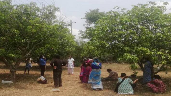 Kolar Villagers oppose cremation of body shunted around Kolar Villagers oppose cremation of body shunted around