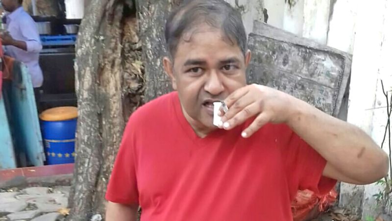 बता दें कि इससे पहले उन्हें इसी साल जनवरी में गोरेगांव के एसआरवी मल्टी-स्पेशलिटी हॉस्पिटल में भर्ती कराया गया था। 54 साल के आशीष अपने जीवन से इतने परेशान हो चुके हैं कि उन्होंने भगवान से मौत की गुहार लगाई है।