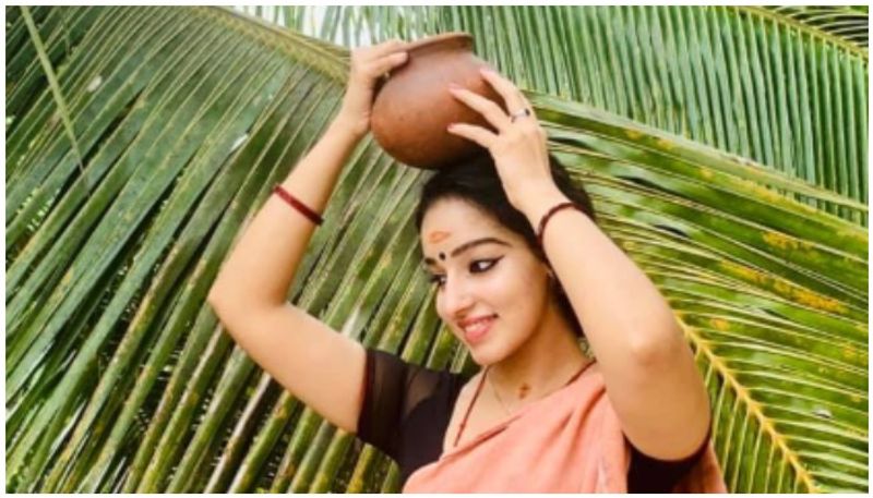 മാളവിക മേനോൻ