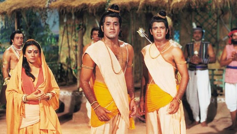 फिर जब सुनील ने पीछे मुड़कर देखा तो पता चला कि रामानंद ने कट बोला था, लेकिन वो सुन नहीं पाए थे। तब तक आधी यूनिट जा चुकी थी और वो लोग नदी में ही फंस गए। इसके बाद लक्ष्मण ने मदद के लिए आवाज लगाई।
