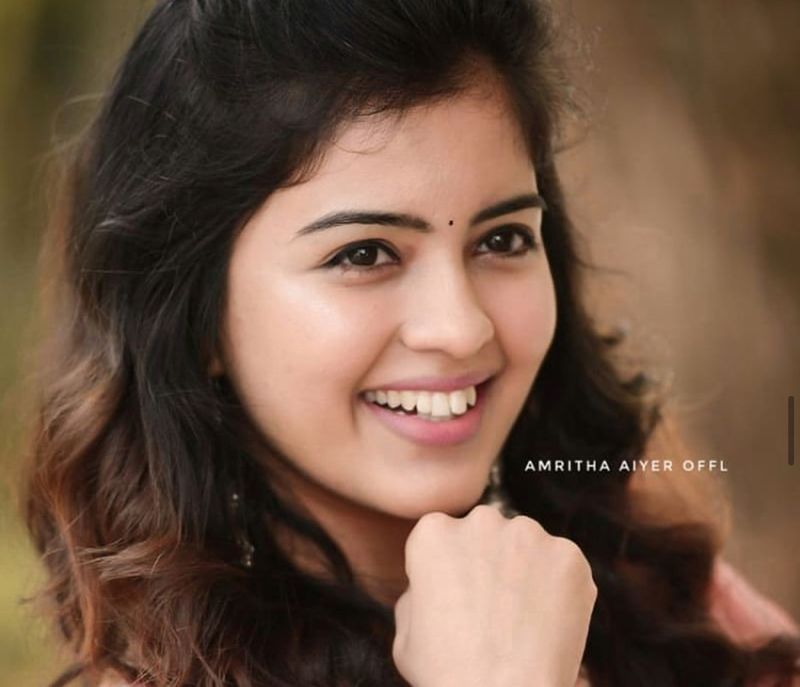 அச்சச்சோ என்ன ஒரு அழகு.. இளைஞ்சர்கள் மனதில் நேரடியாக டெண்ட் போட்டு இடம் பிடிக்கும் பிகில் நடிகை அமிர்தா ஐயர்!