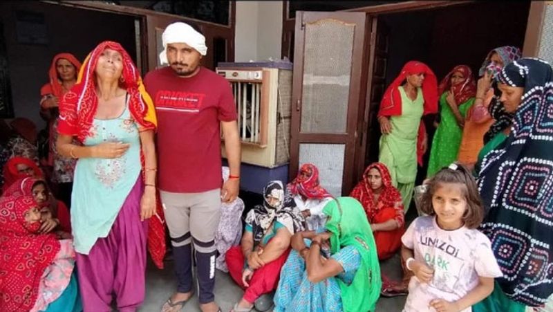 सोमवार को जब शहीद का पार्थिव शरीर घर पहुंचा, तो मां का रो-रोकर बुरा हाल हो गया था।