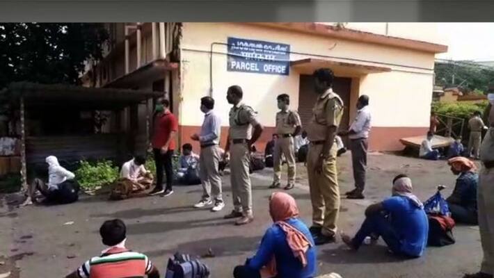 migrated labors protesting in kannur railway station migrated labors protesting in kannur railway station