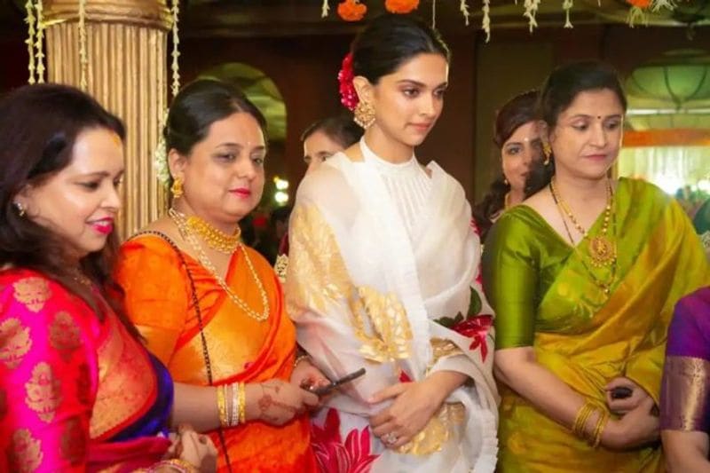 Ranveer Singh was seen by Deepika's side throughout the wedding and also held Deepika's sandals when the actress was busy performing rituals at the wedding.