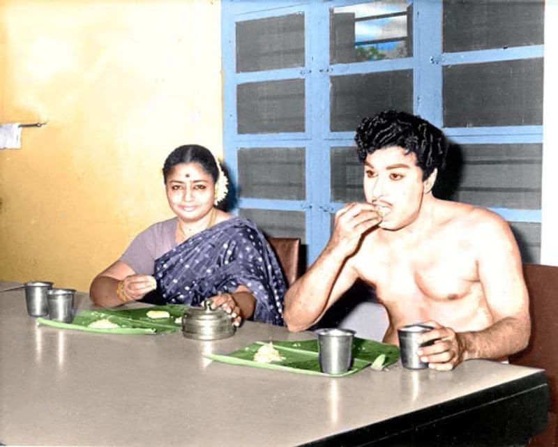 எம்.ஜி.ஆரின் மனைவி ஜானகி அவர்களின் புகைப்படங்கள் :